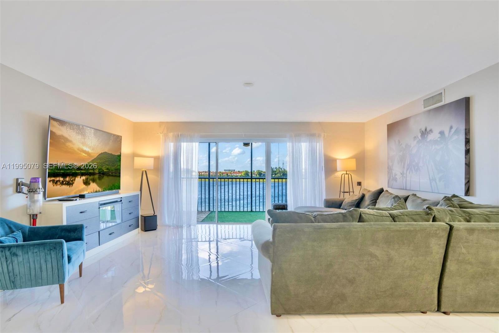 SUMMERTREE VILG CALIF CL - Residential Lease