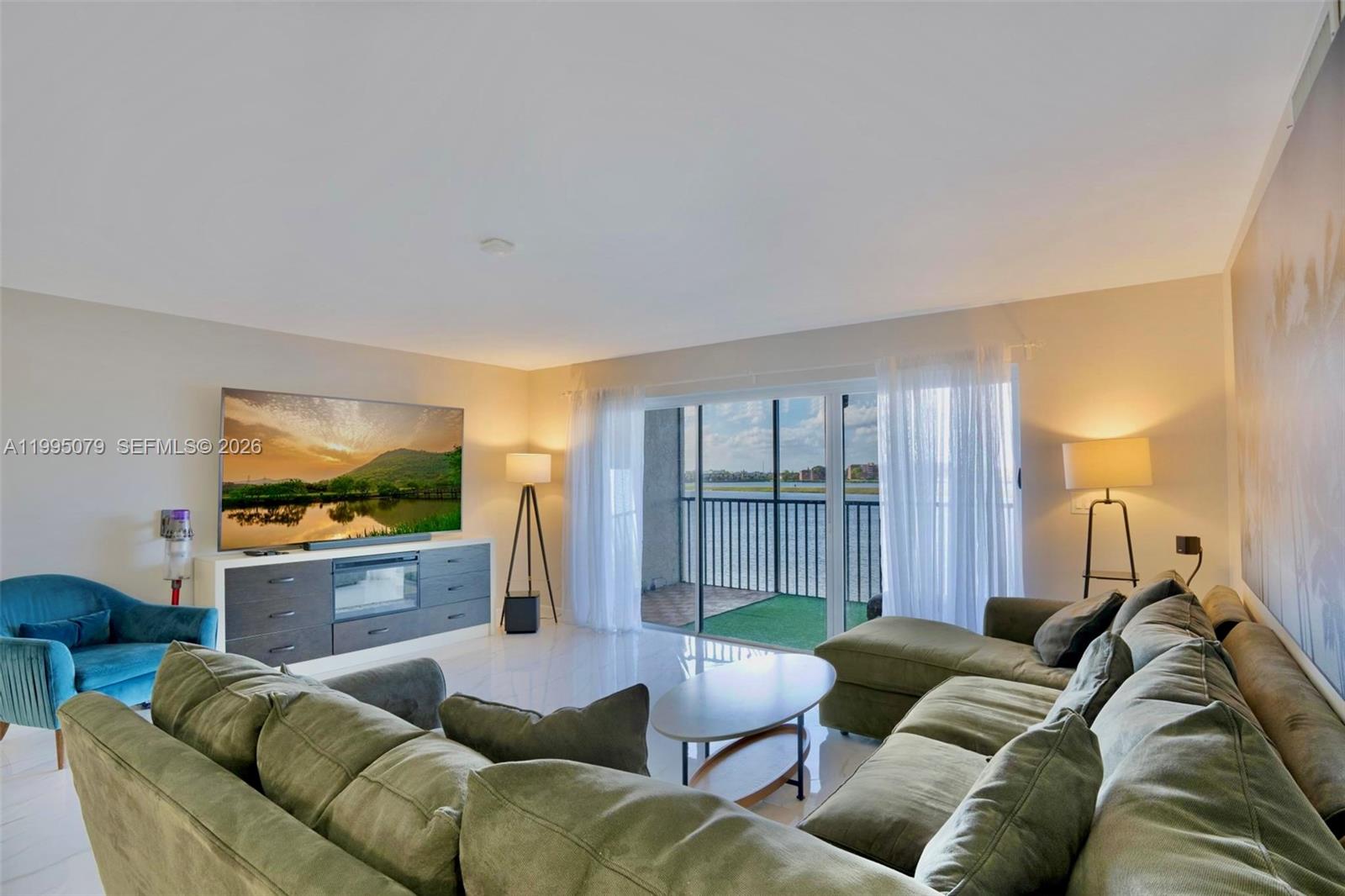 SUMMERTREE VILG CALIF CL - Residential Lease