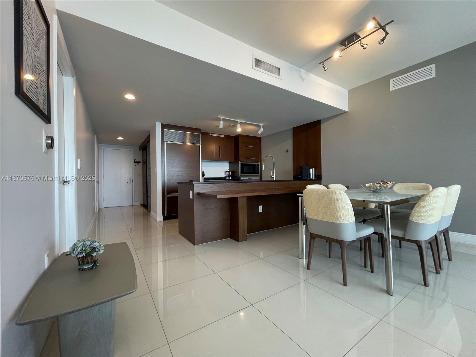 475 Brickell Ave 3807