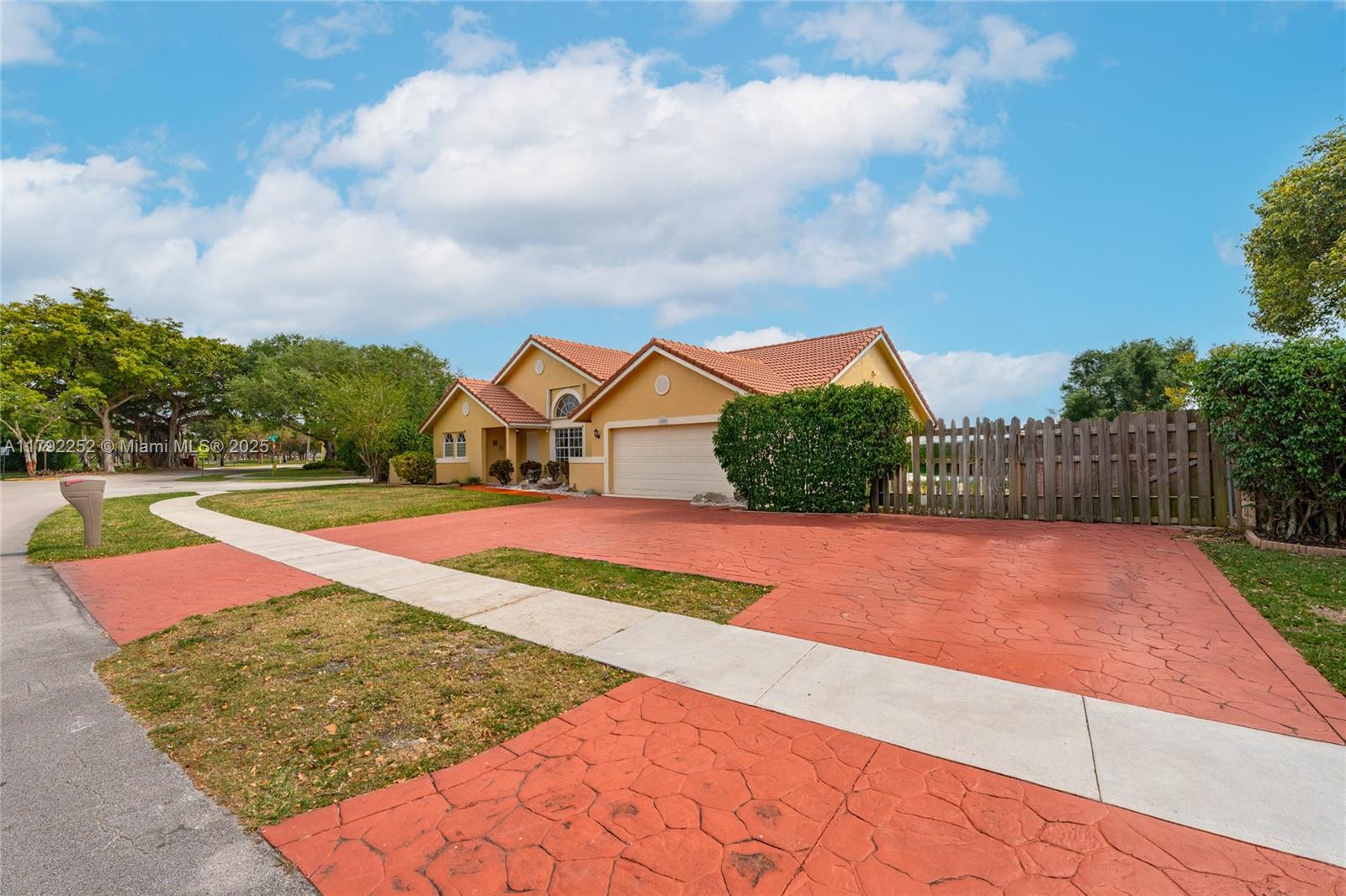 1400 SW 54th Ave
