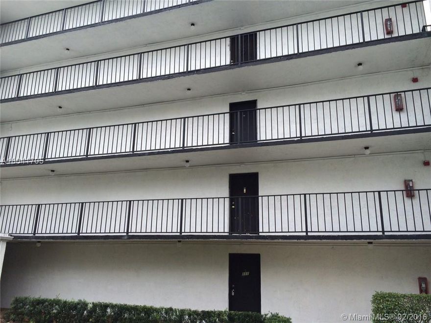 2 bed/ 2 bath Condo! ALL AGES, GROUND FLOOR ,CORNER UNIT Large patio space. Walk to community pool in excellent shape. ASSOCIATION REQUIRES 1 YEAR OF MAINTENANCE FEES HELD IN ESCROW. NO LEASING ALLOWED BY ASSOCIATION.