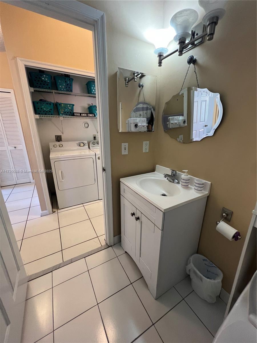 SOUTH LAKE CONDO - Residential