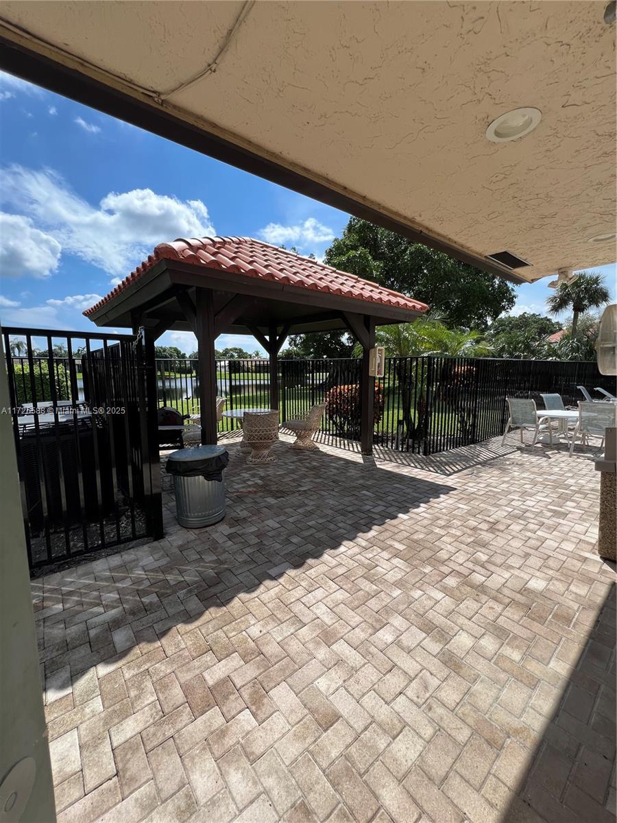 SOUTH LAKE CONDO - Residential
