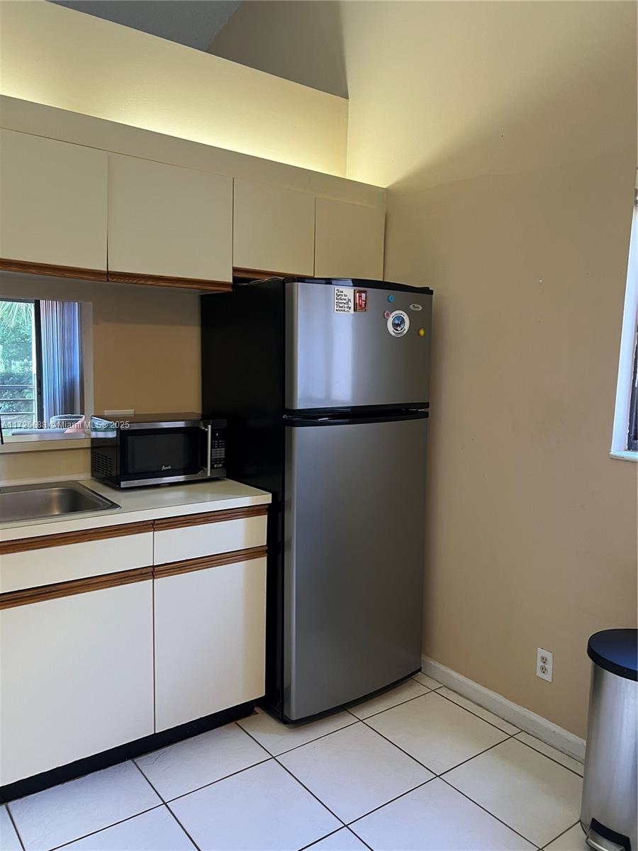 SOUTH LAKE CONDO - Residential