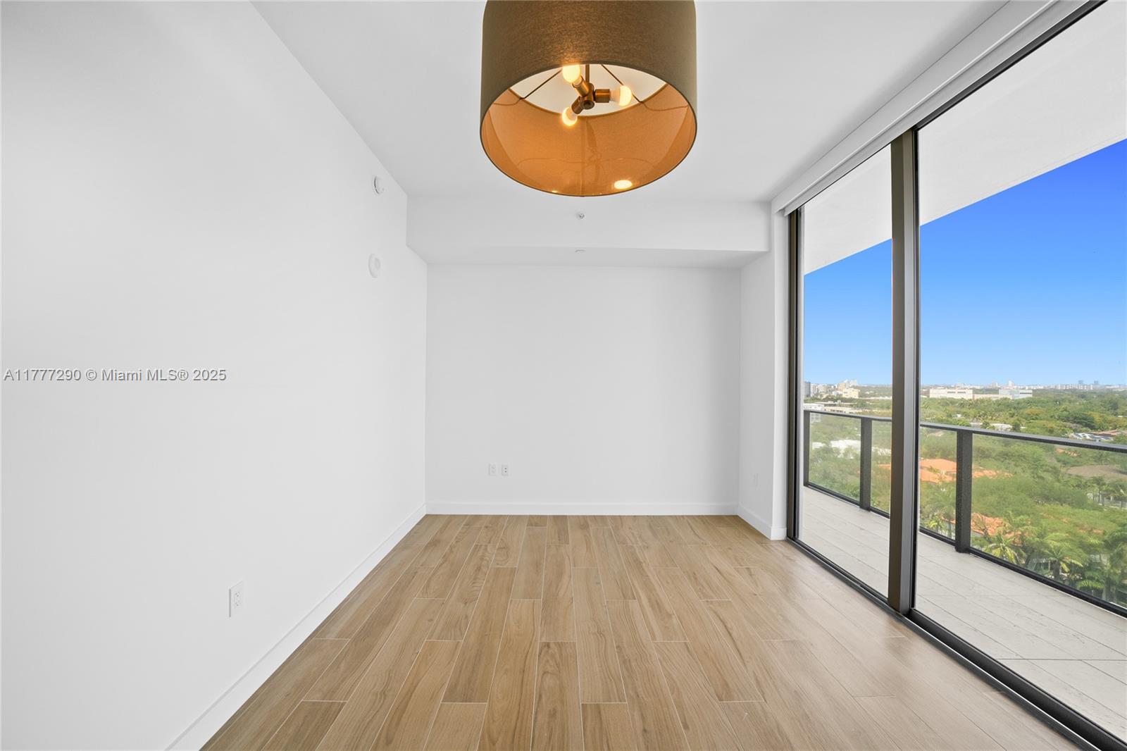 2678 Tigertail Ave 1002B