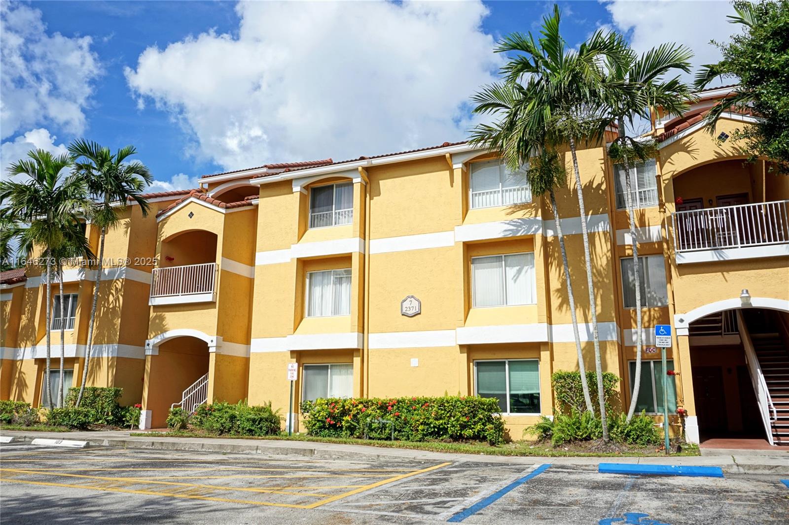 SAILBOAT POINTE CONDO - Residential