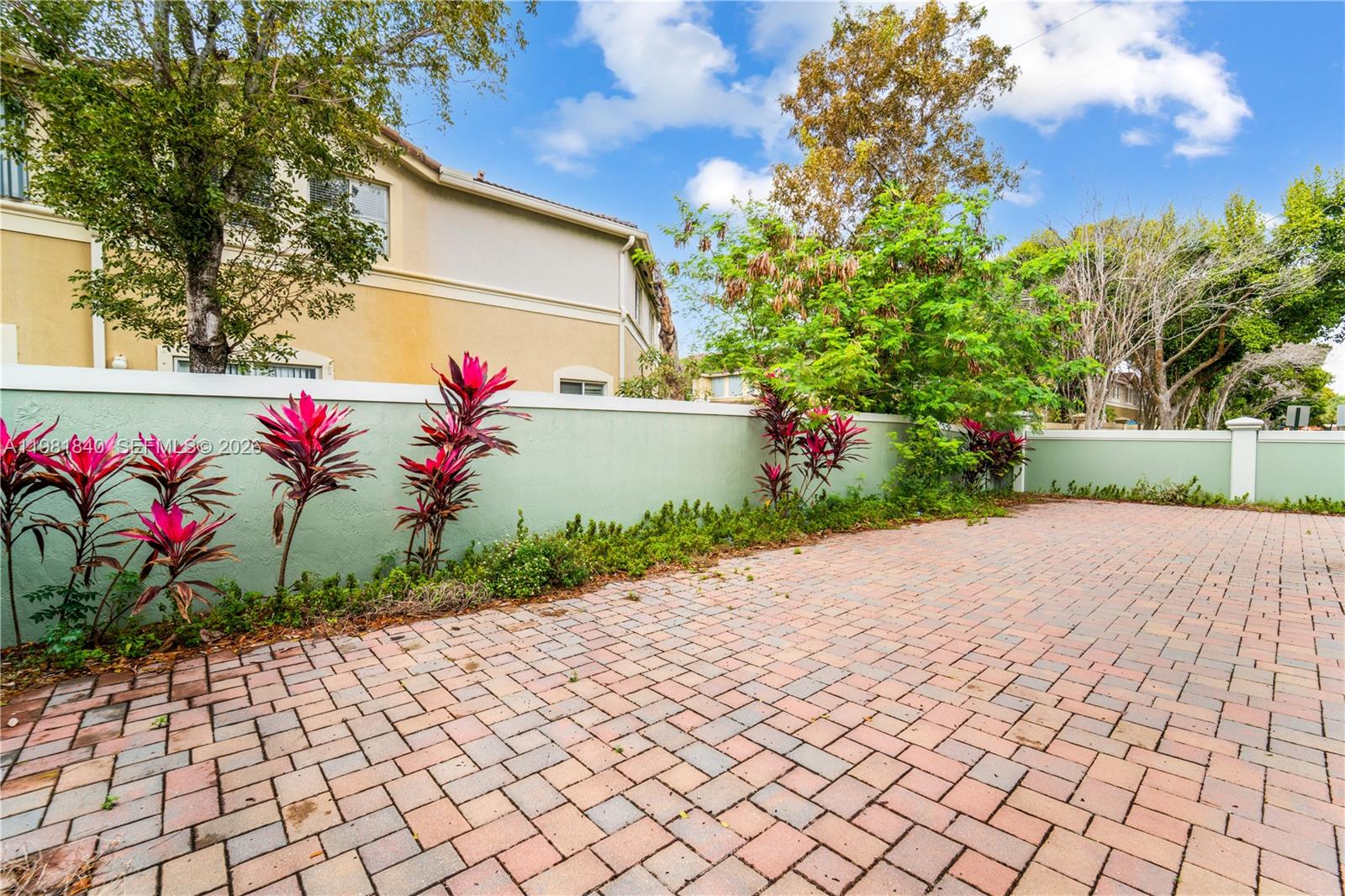 CENTURY VILLAS - Residential Lease