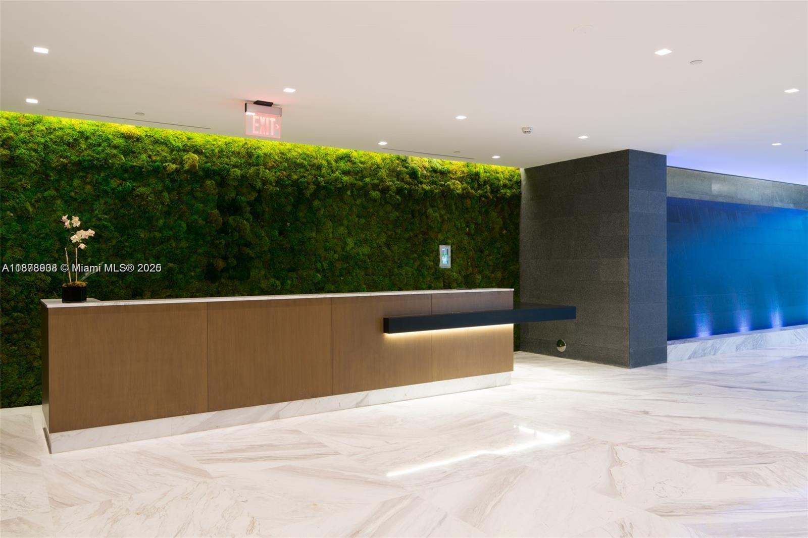 400 SUNNY ISLES CONDO EAS - Residential Lease