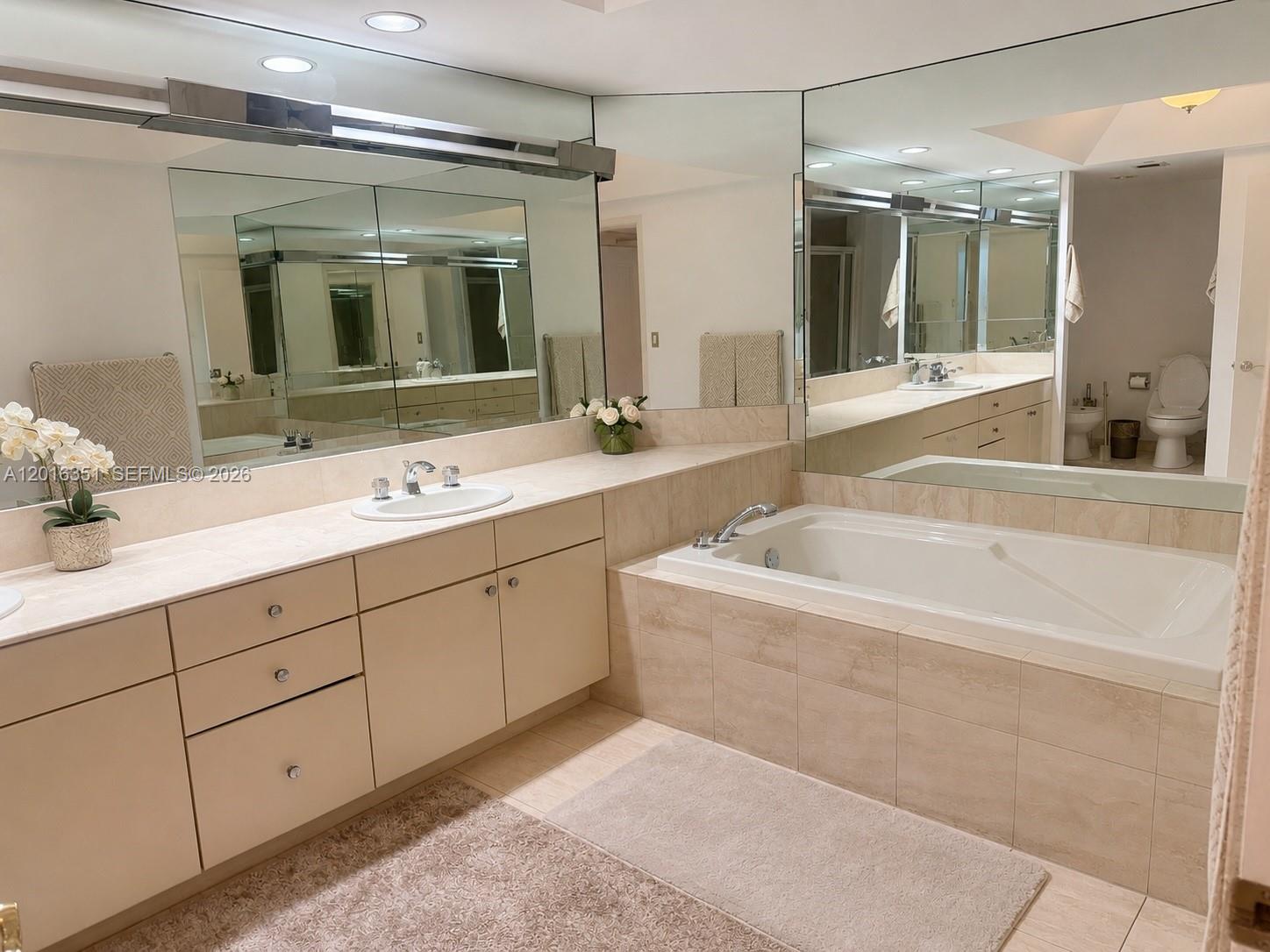 2000 ISL BLVD WILLIAMS IS - Residential Lease