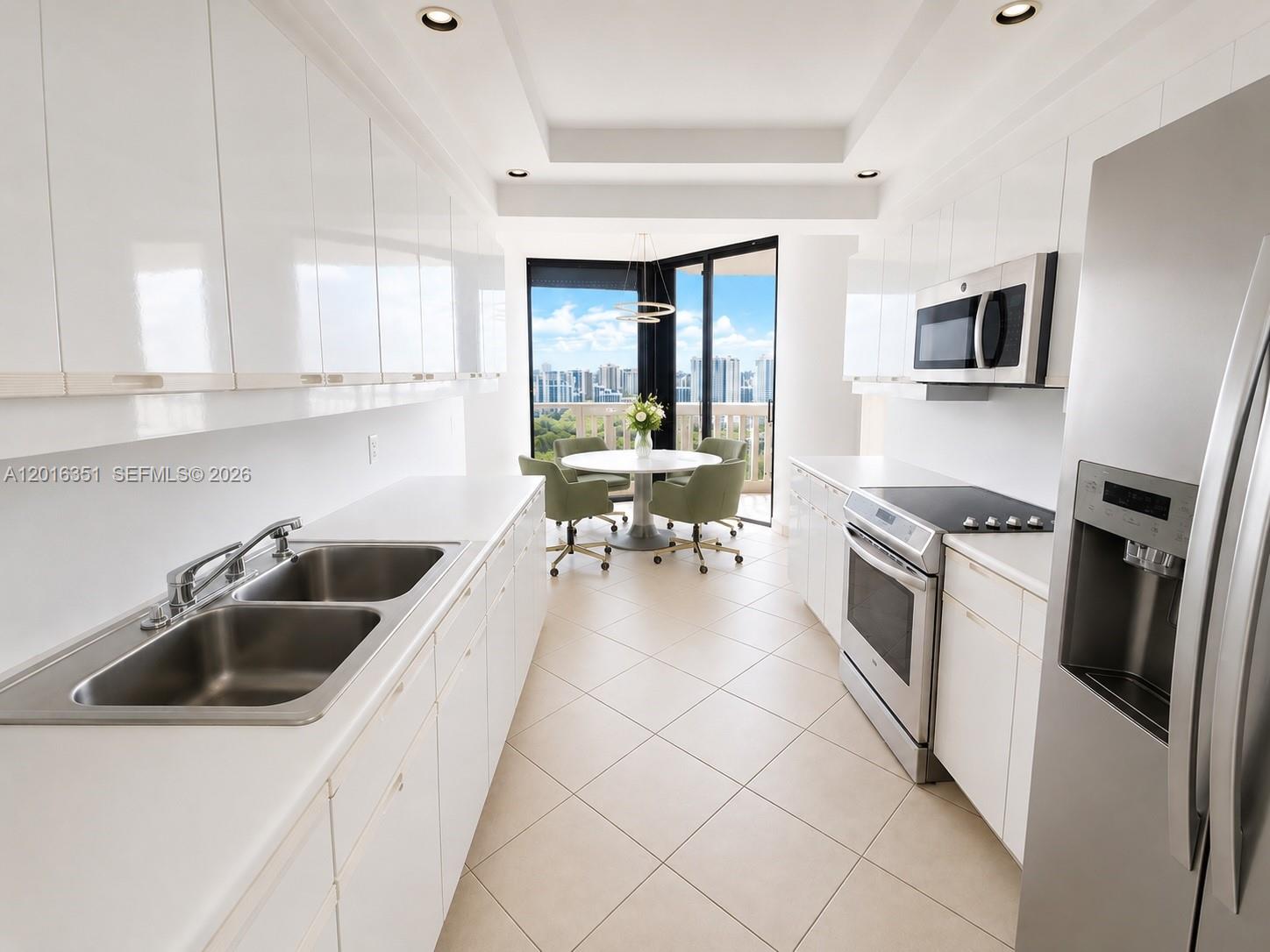 2000 ISL BLVD WILLIAMS IS - Residential Lease