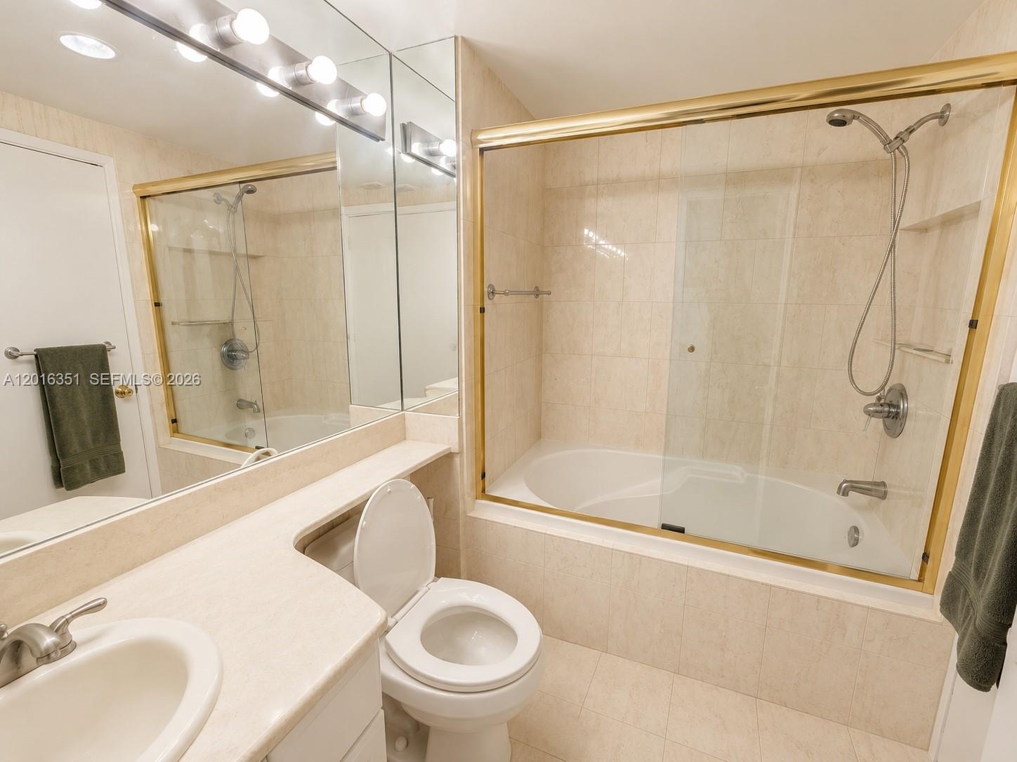 2000 ISL BLVD WILLIAMS IS - Residential Lease