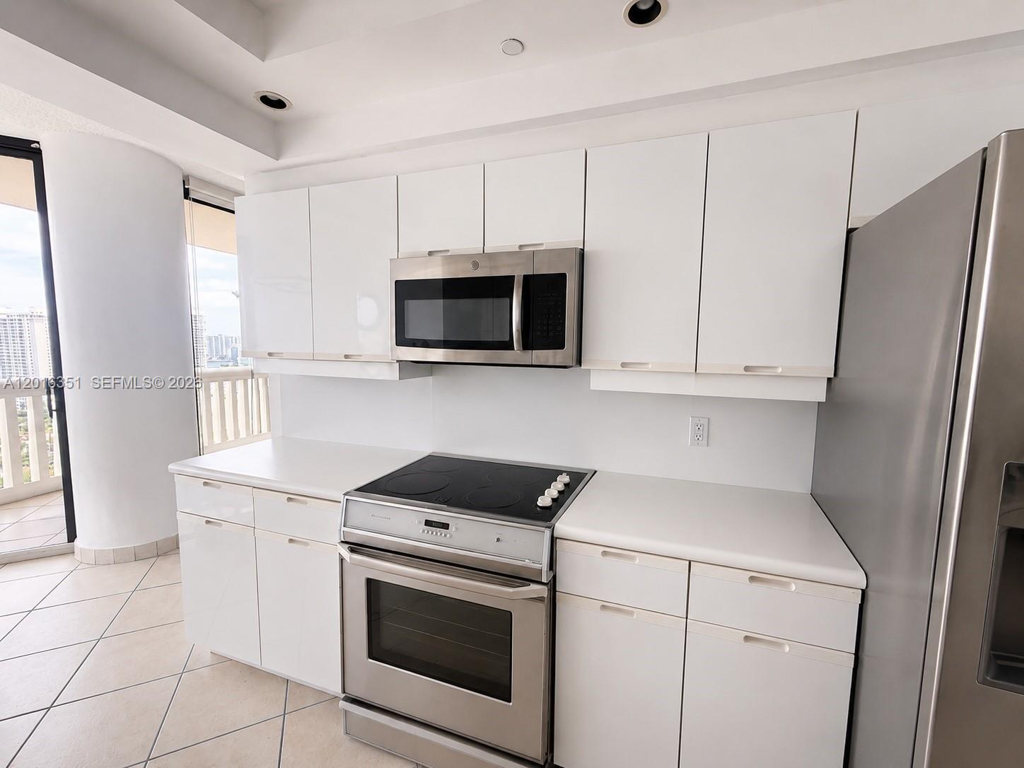 2000 ISL BLVD WILLIAMS IS - Residential Lease