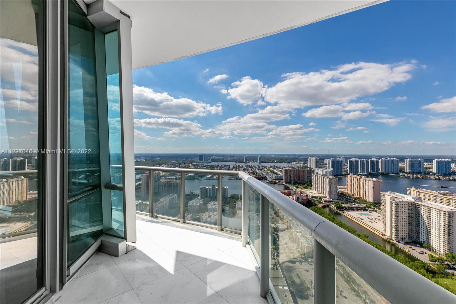 JADE OCEAN CONDO - Residential