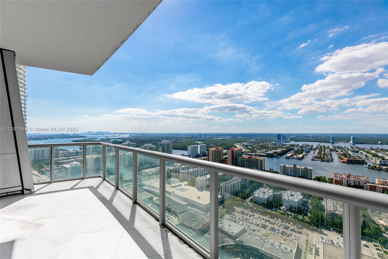 JADE OCEAN CONDO - Residential