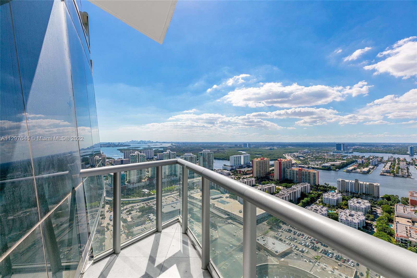 JADE OCEAN CONDO - Residential