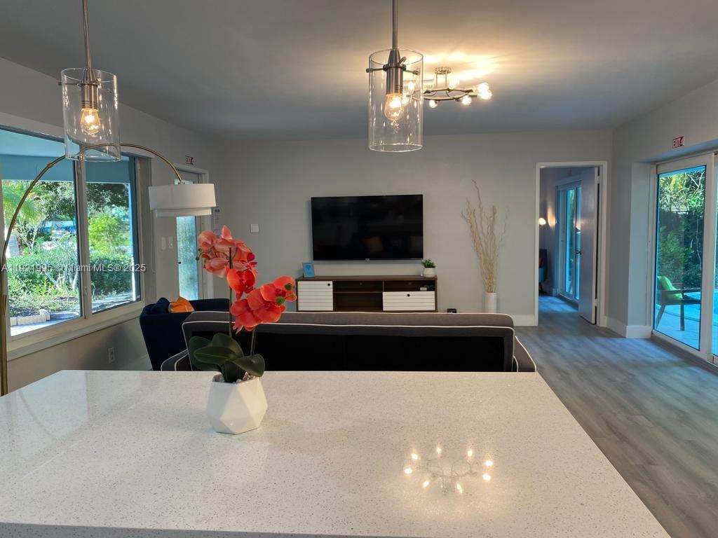 ROBERTSON PARK - Residential