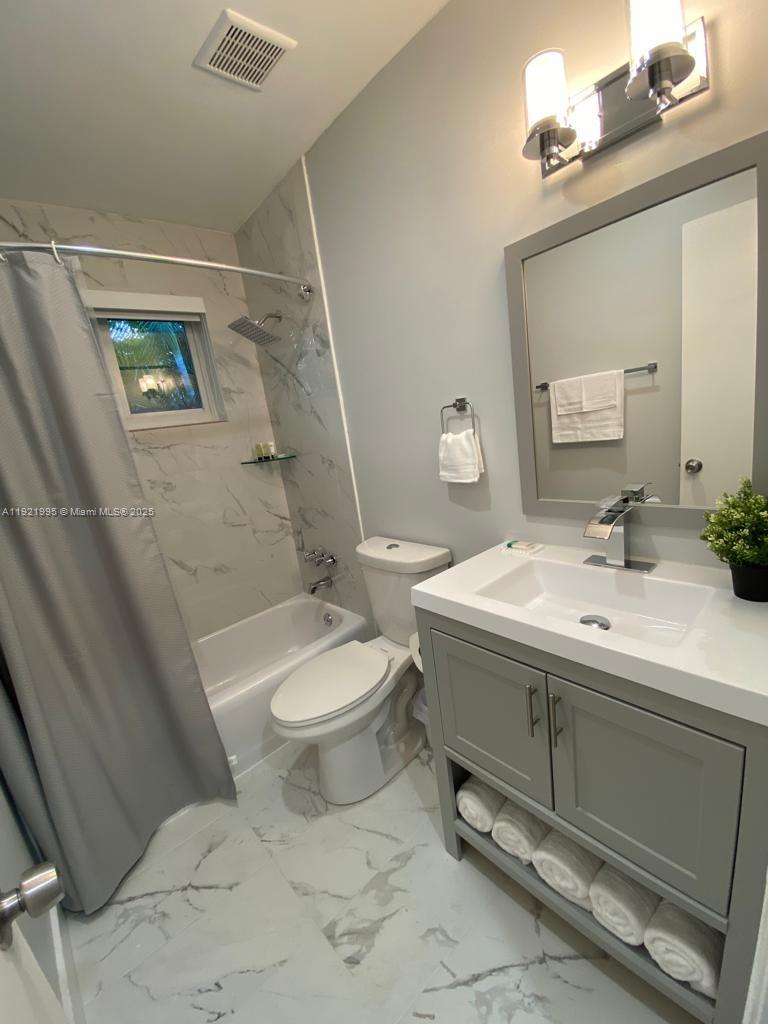 ROBERTSON PARK - Residential