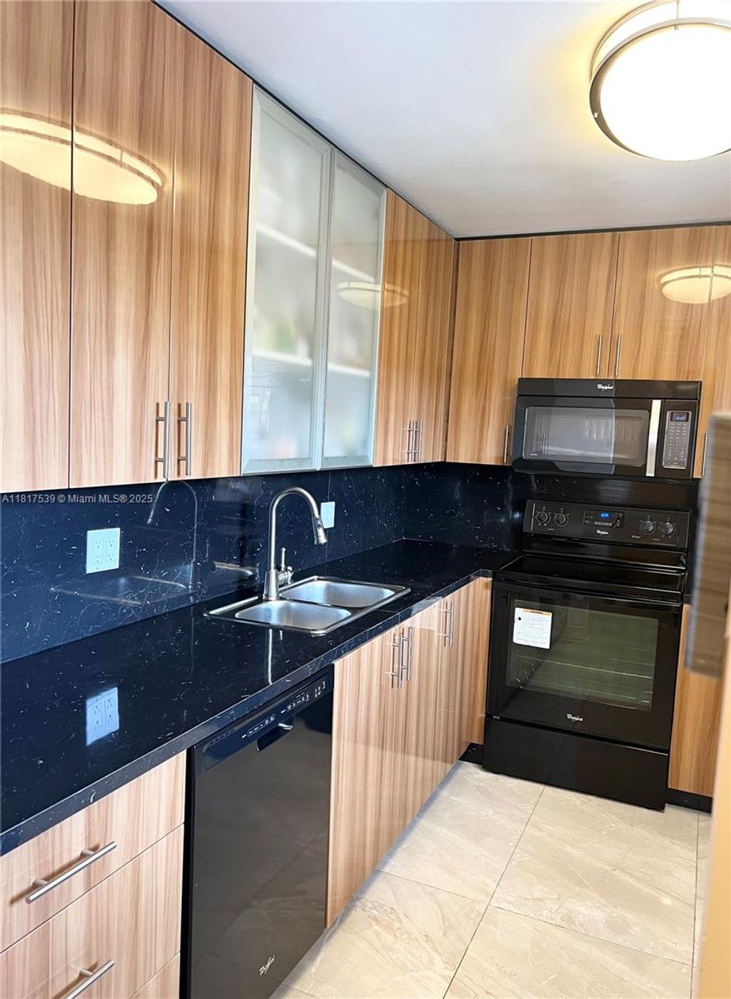 Photo of 219 NE 14th Ave #401, Hallandale Beach, FL 33009 (MLS # A11817539)