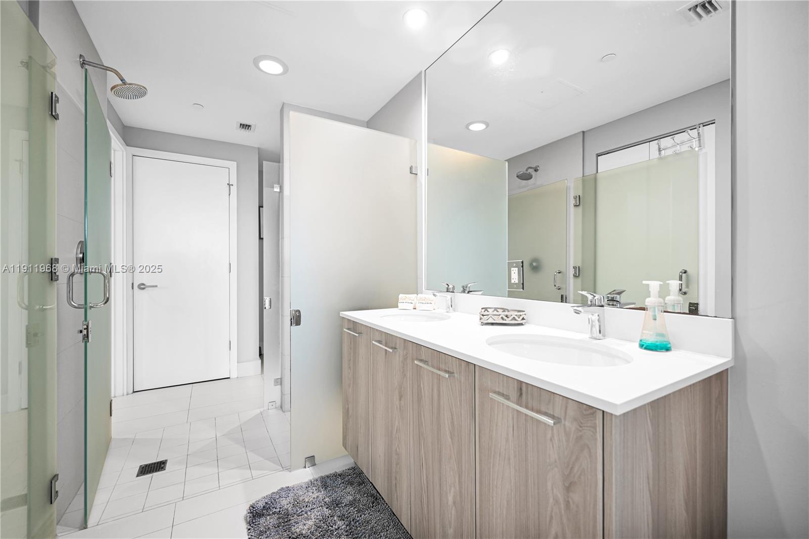 PARAISO BAYVIEWS CONDO - Residential Lease