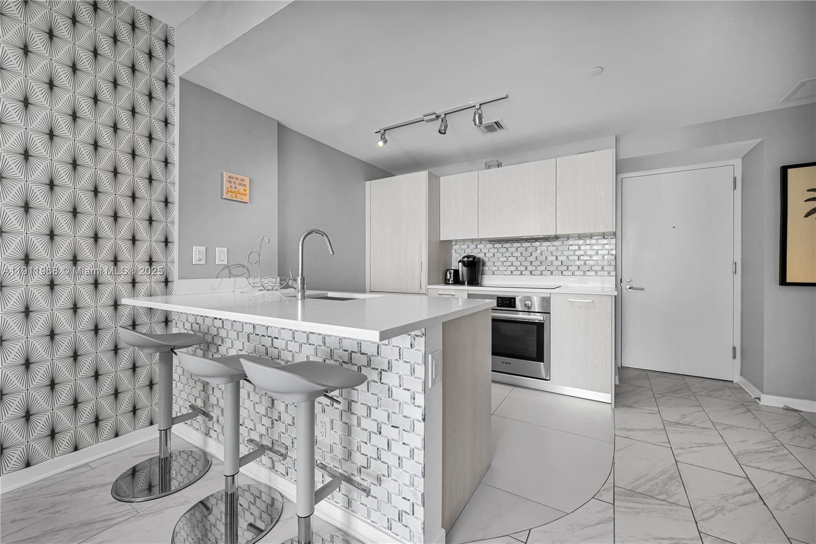 PARAISO BAYVIEWS CONDO - Residential Lease