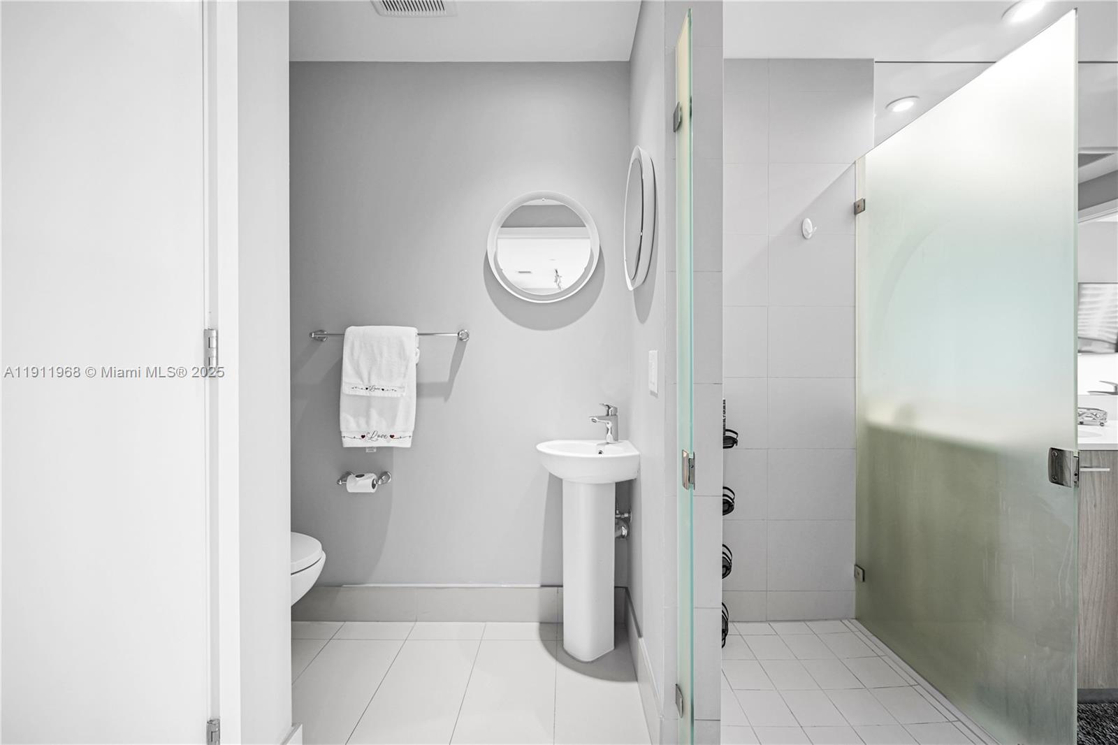 PARAISO BAYVIEWS CONDO - Residential Lease