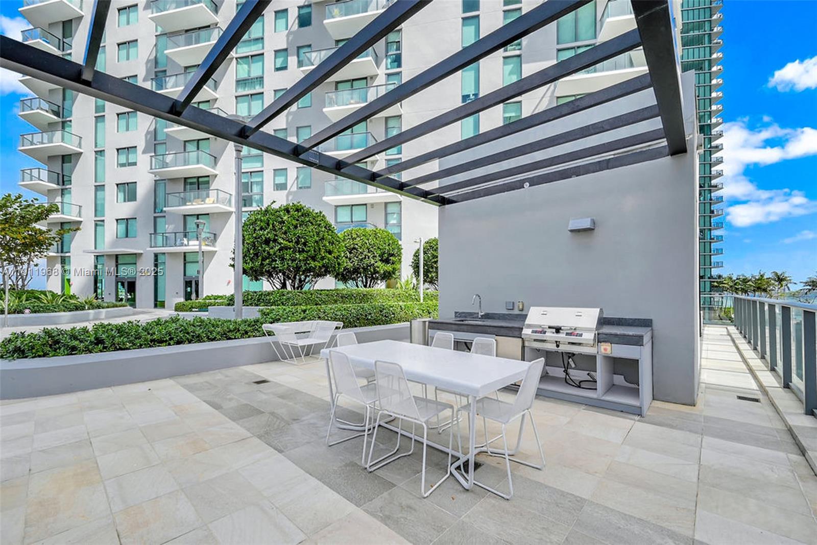 PARAISO BAYVIEWS CONDO - Residential Lease