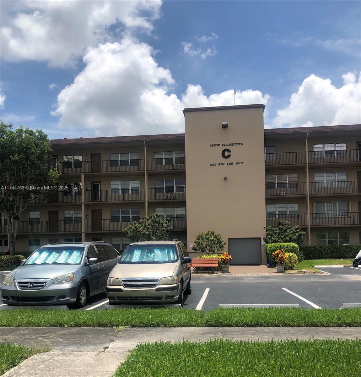 Rental Property at 301 Sw 135th Ave 402C, Pembroke Pines, Miami-Dade County, Florida - Bedrooms: 2 
Bathrooms: 2  - $1,900 MO.