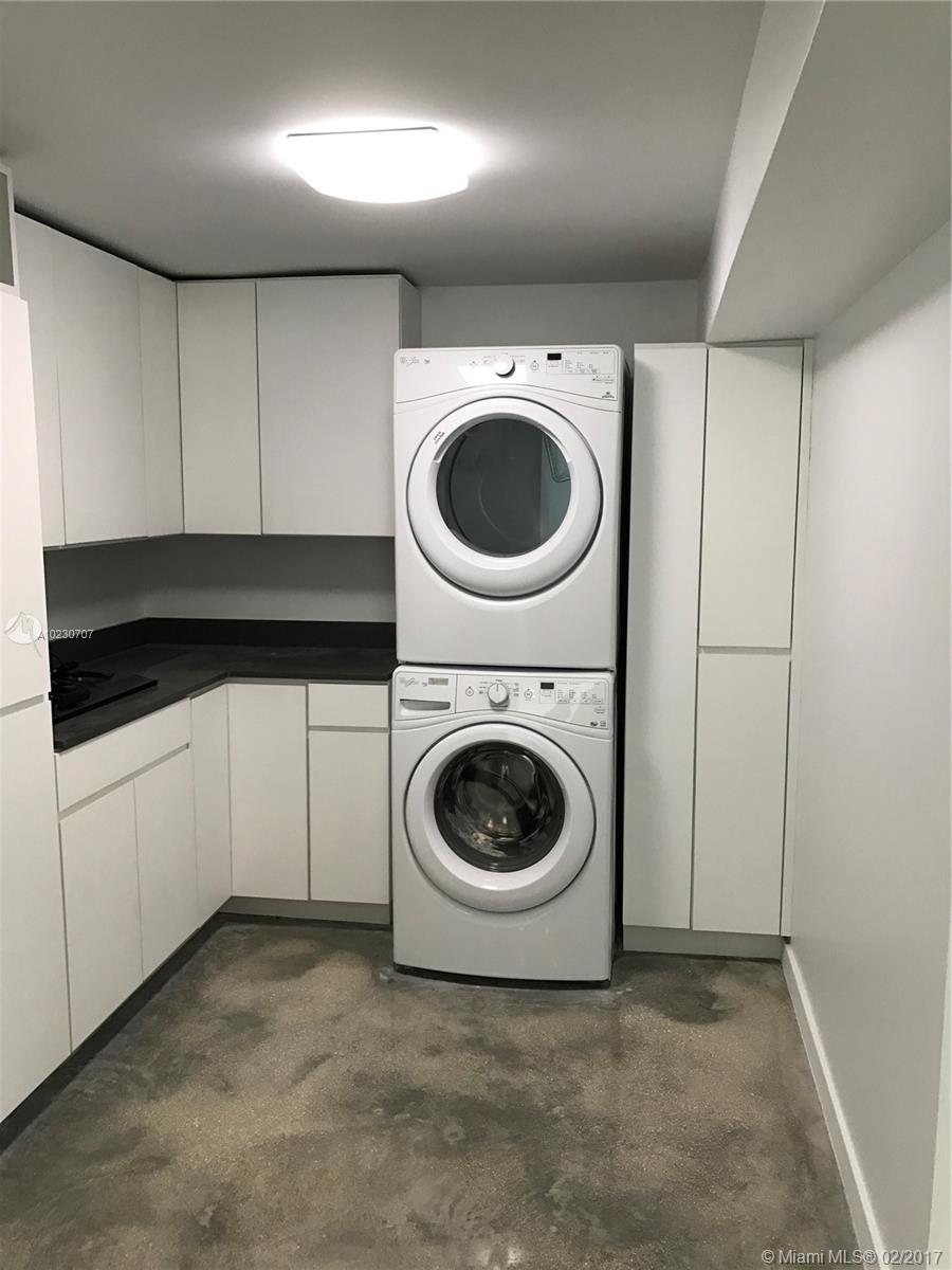 HOLLYWOOD LAKES SEC - Residential Lease