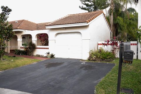 Photo of 1407 Seagrape Cir, Weston, FL 33326 (MLS # A11963106)