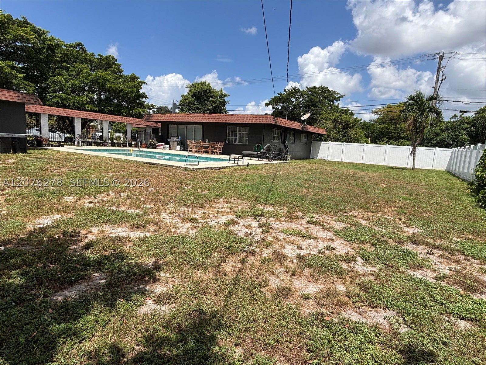 10 SW 46th Ave