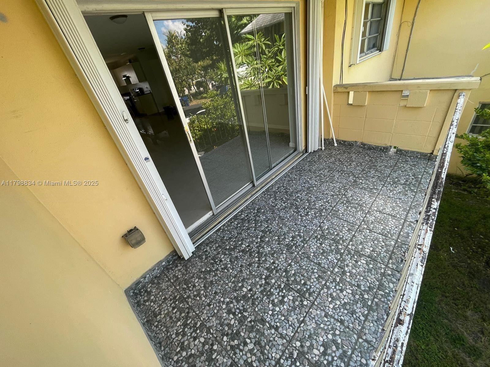 VILLAGE AT DADELAND CONDO - Residential