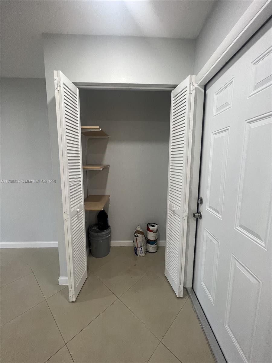 VILLAGE AT DADELAND CONDO - Residential