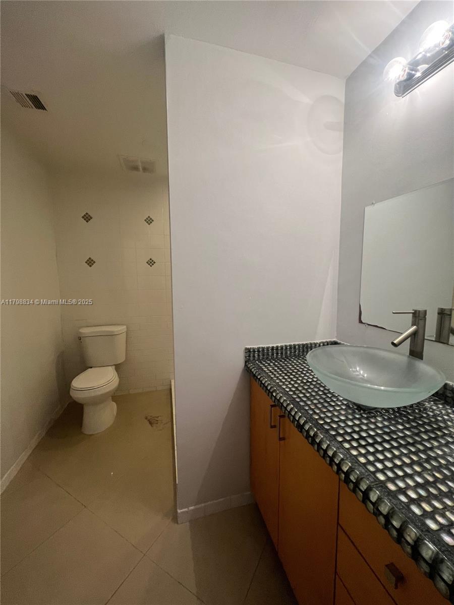 VILLAGE AT DADELAND CONDO - Residential