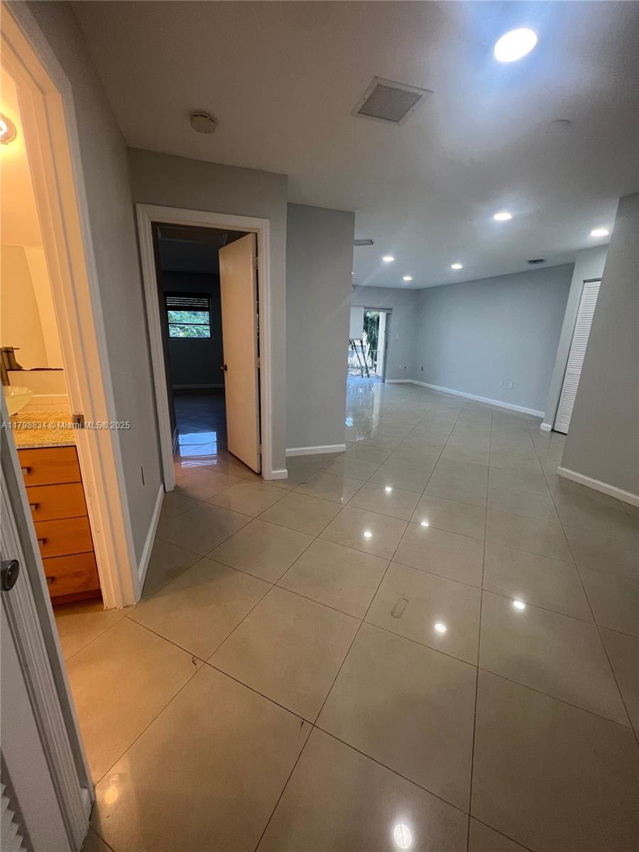 VILLAGE AT DADELAND CONDO - Residential