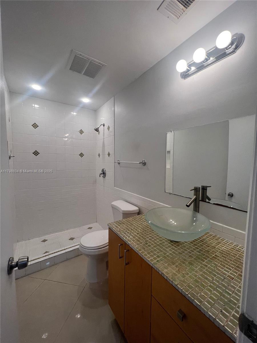 VILLAGE AT DADELAND CONDO - Residential