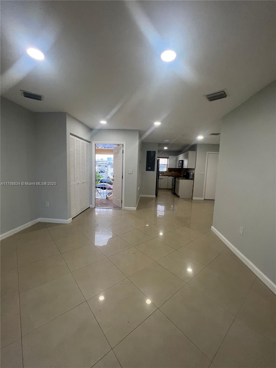 VILLAGE AT DADELAND CONDO - Residential