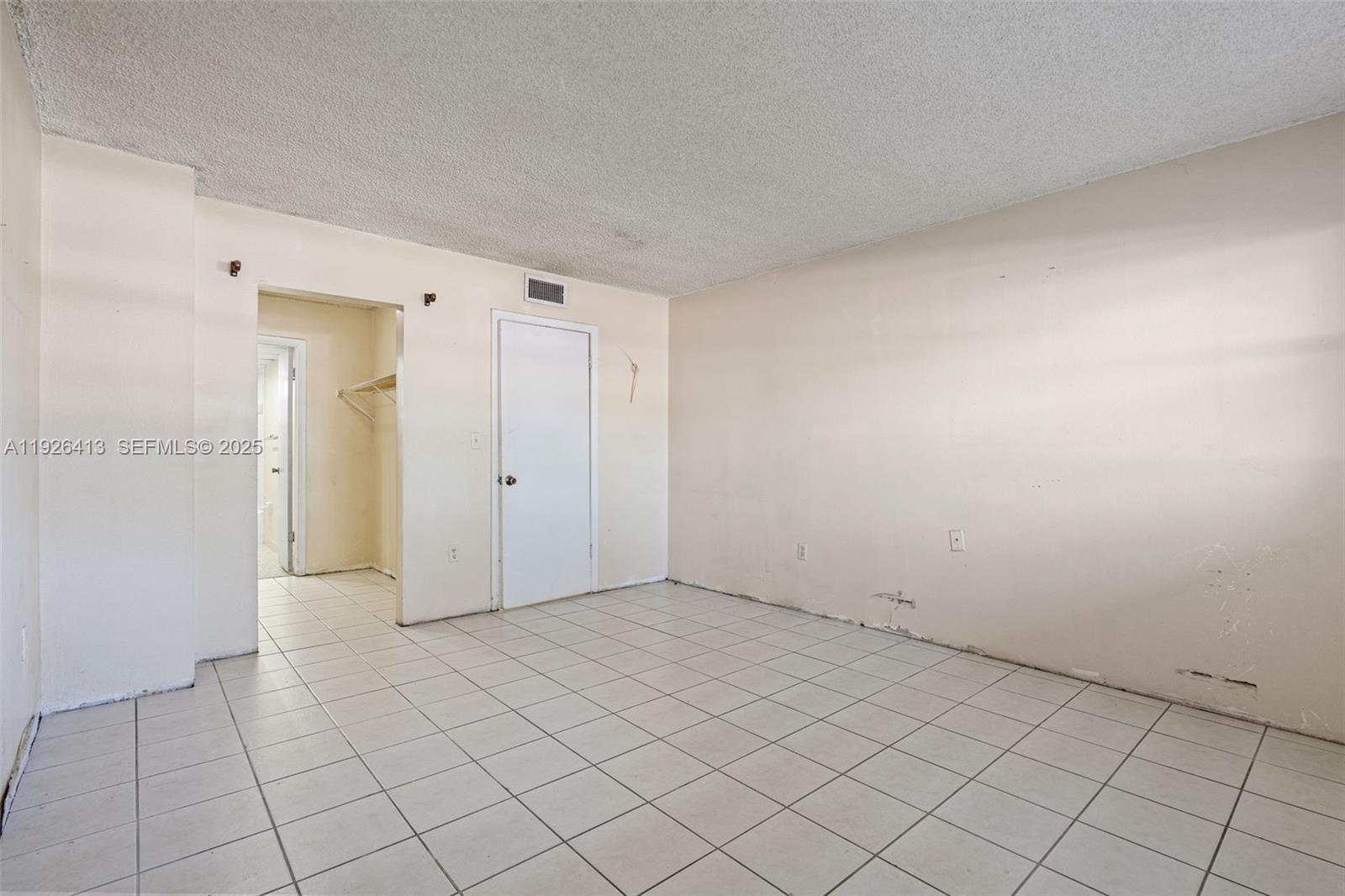 THE BEACH CLUB FONTAINEBL - Residential