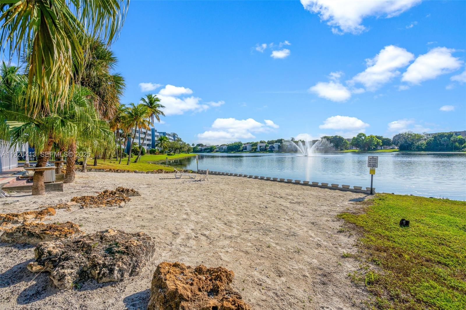 THE BEACH CLUB FONTAINEBL - Residential