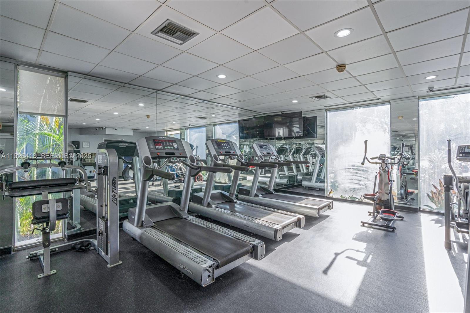 THE BEACH CLUB FONTAINEBL - Residential