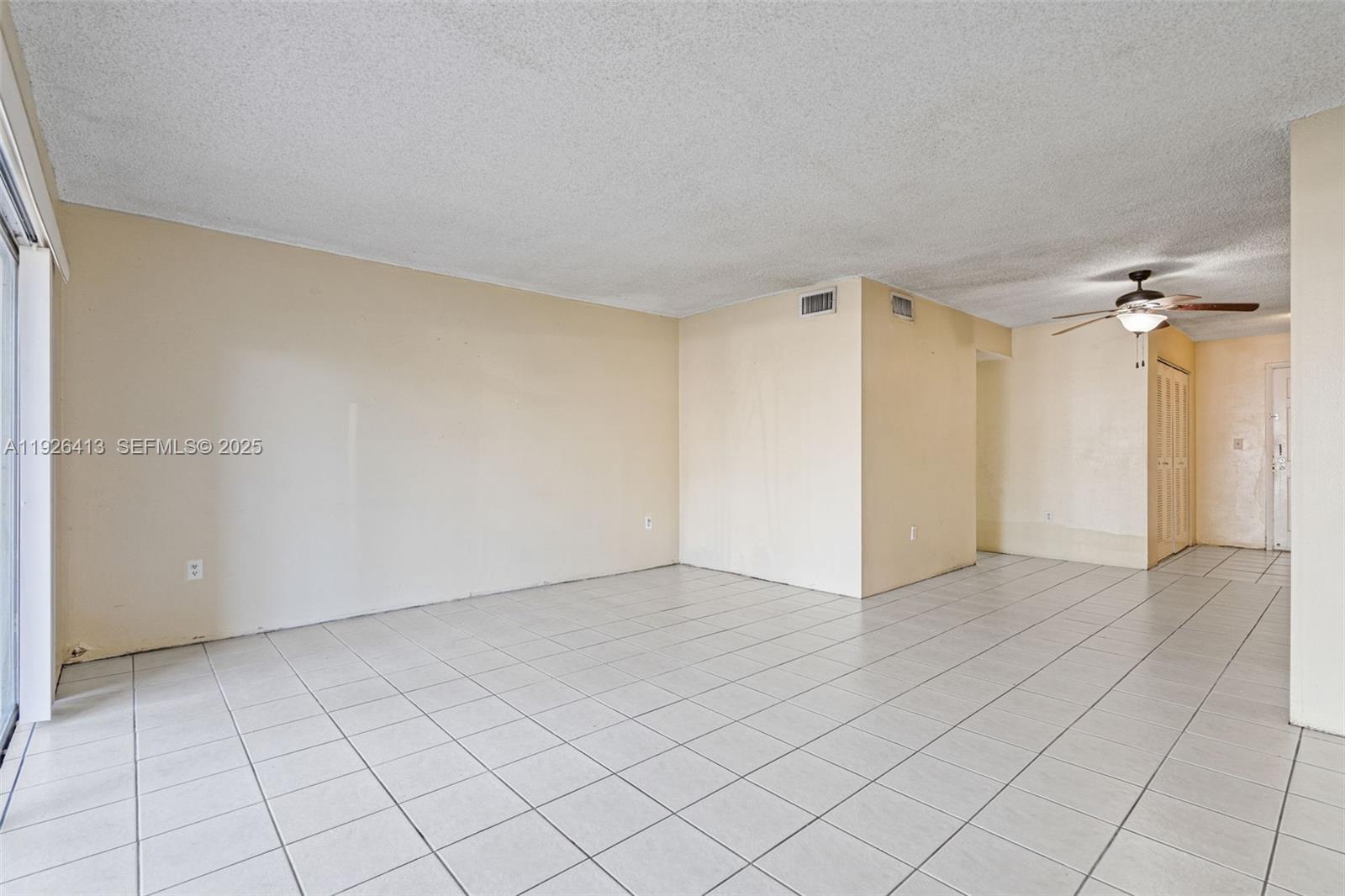 THE BEACH CLUB FONTAINEBL - Residential