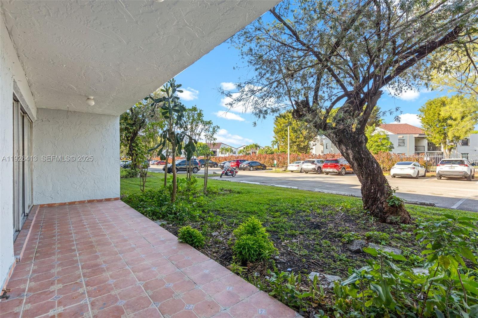 THE BEACH CLUB FONTAINEBL - Residential