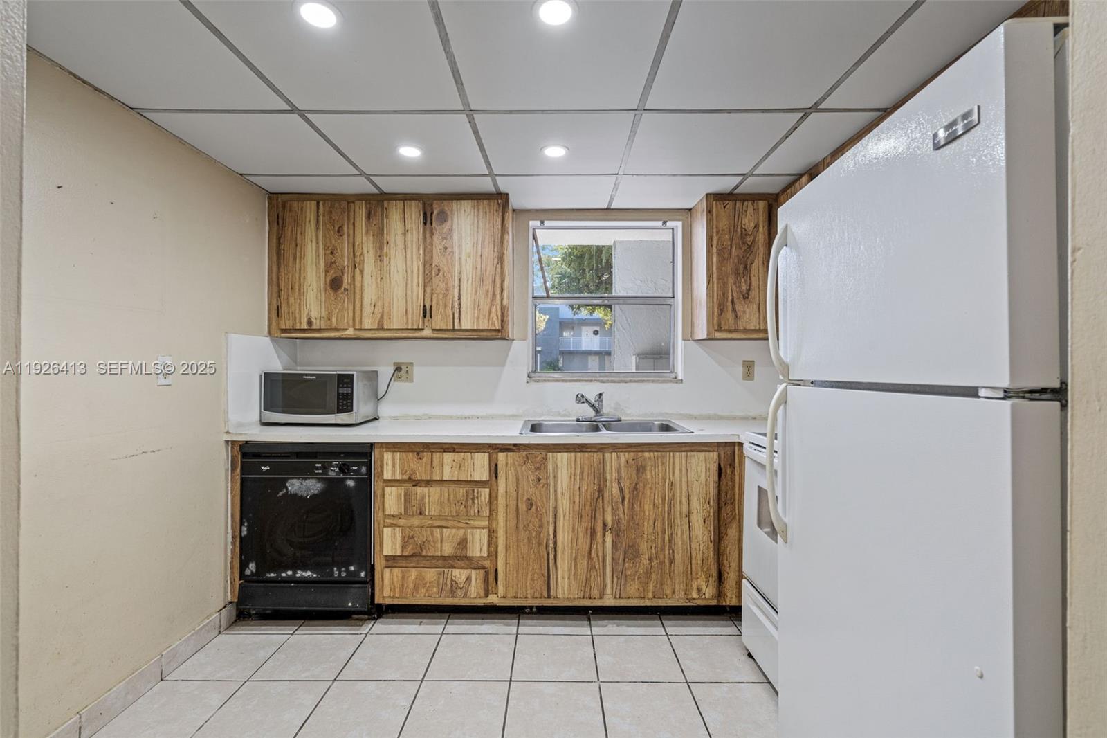 THE BEACH CLUB FONTAINEBL - Residential