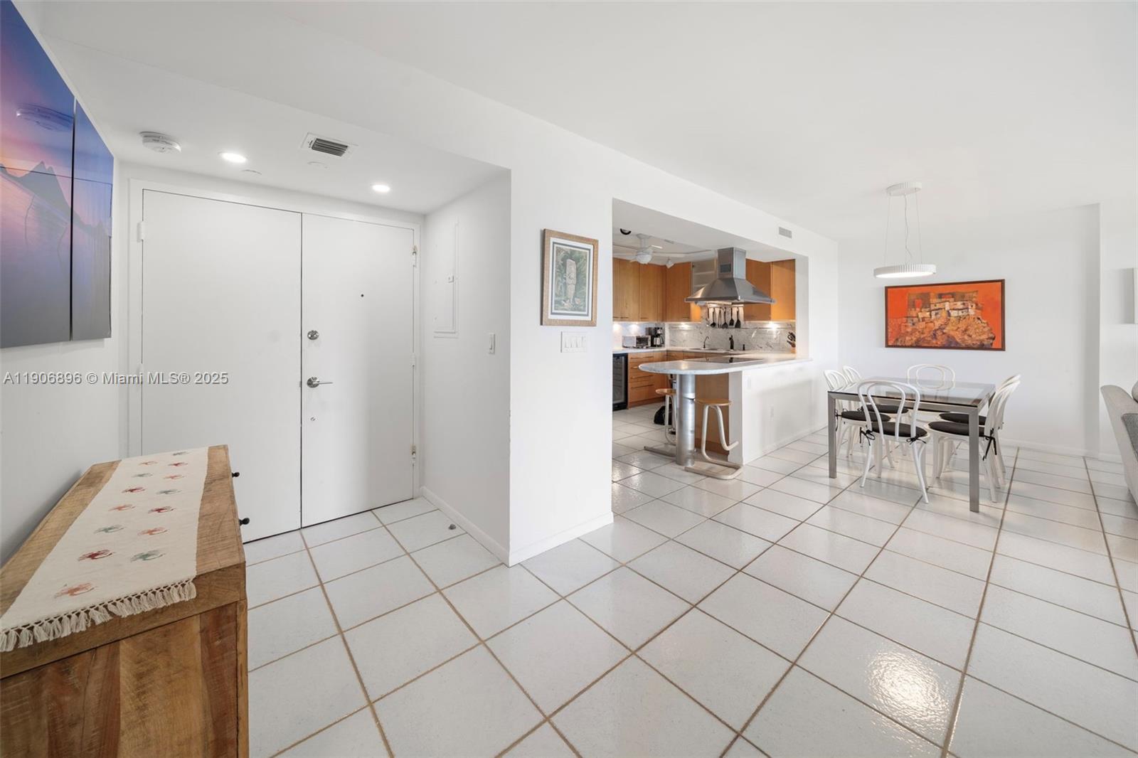 COMMODORE CLUB WEST CONDO - Residential Lease