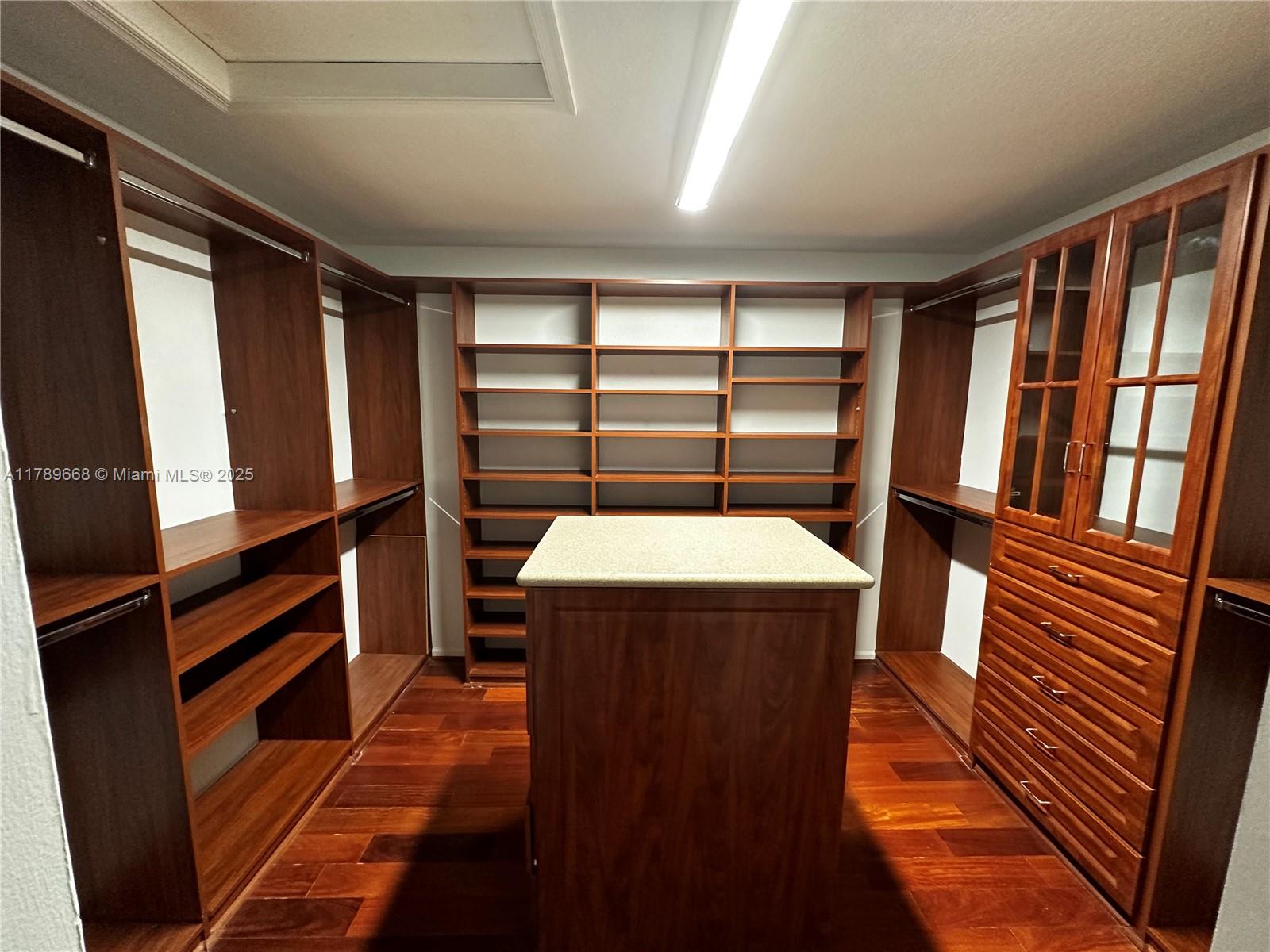 OLYMPIA 2 - Residential Lease