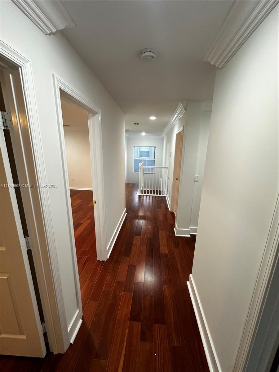 OLYMPIA 2 - Residential Lease