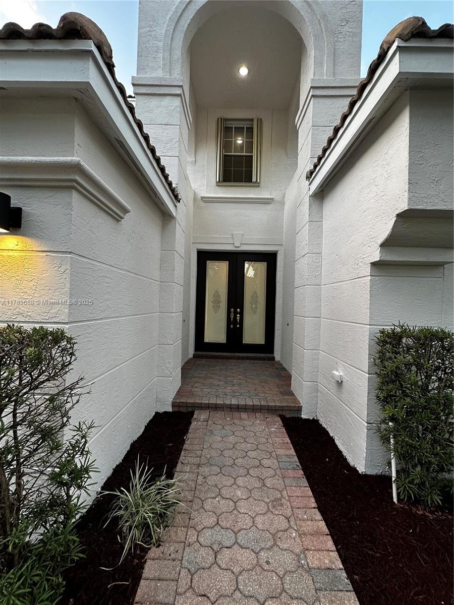 OLYMPIA 2 - Residential Lease