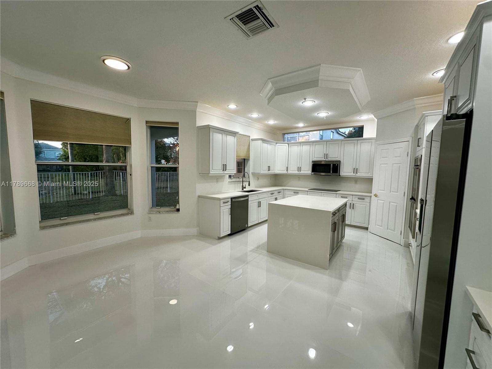 OLYMPIA 2 - Residential Lease