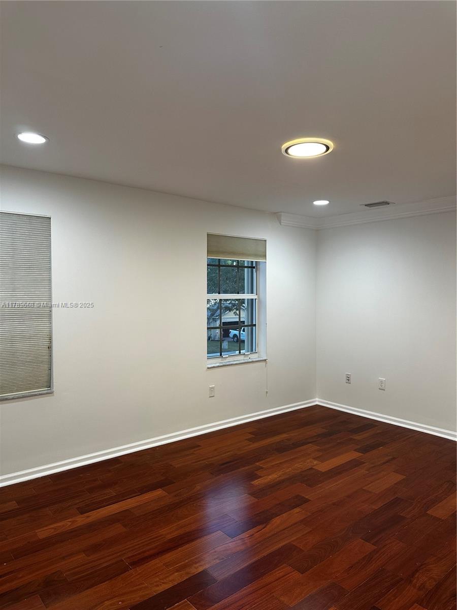 OLYMPIA 2 - Residential Lease