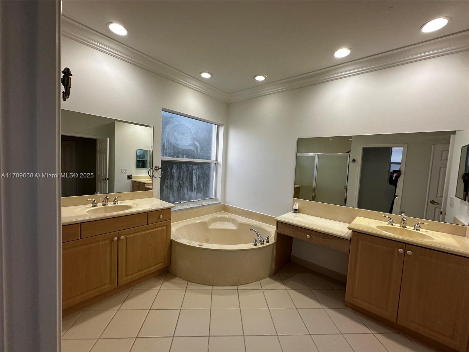 OLYMPIA 2 - Residential Lease
