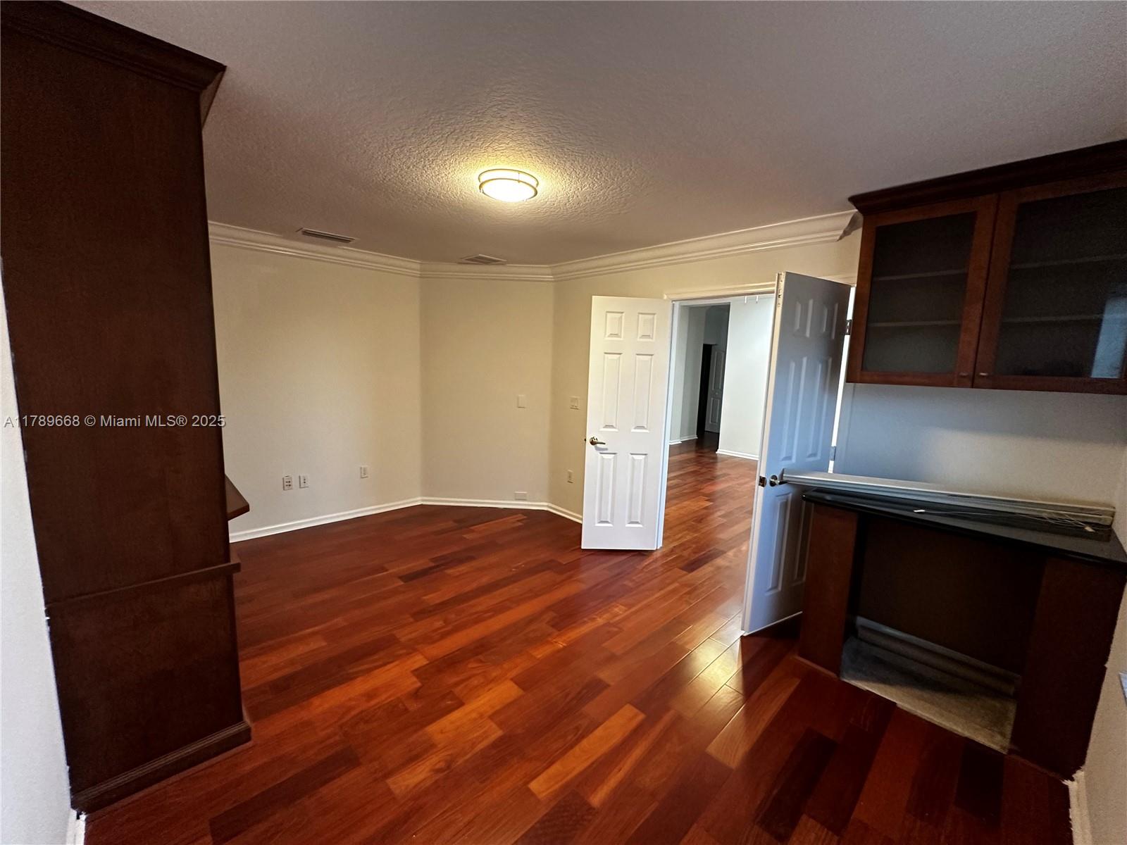 OLYMPIA 2 - Residential Lease